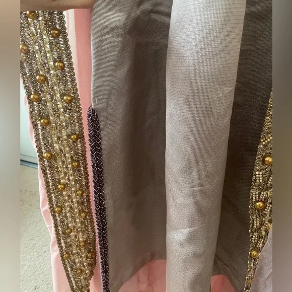 Elegant sheer Pink/Gold Embellished Women's abaya/ kaftan/kimono with slip dress - Picture 6 of 8
